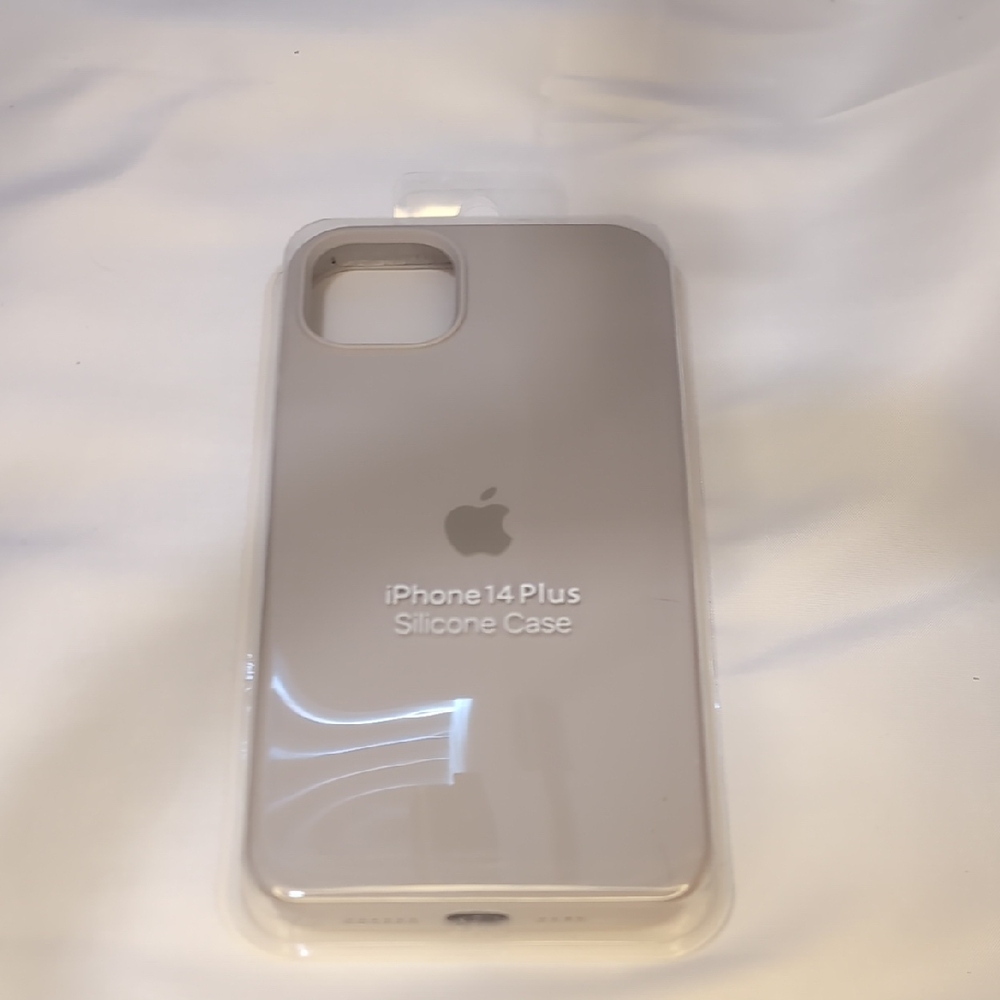 Apple iPhone 14 Plus Silicone Case - Silver